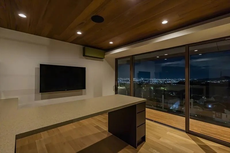 景色を楽しむ眺望ダイニング